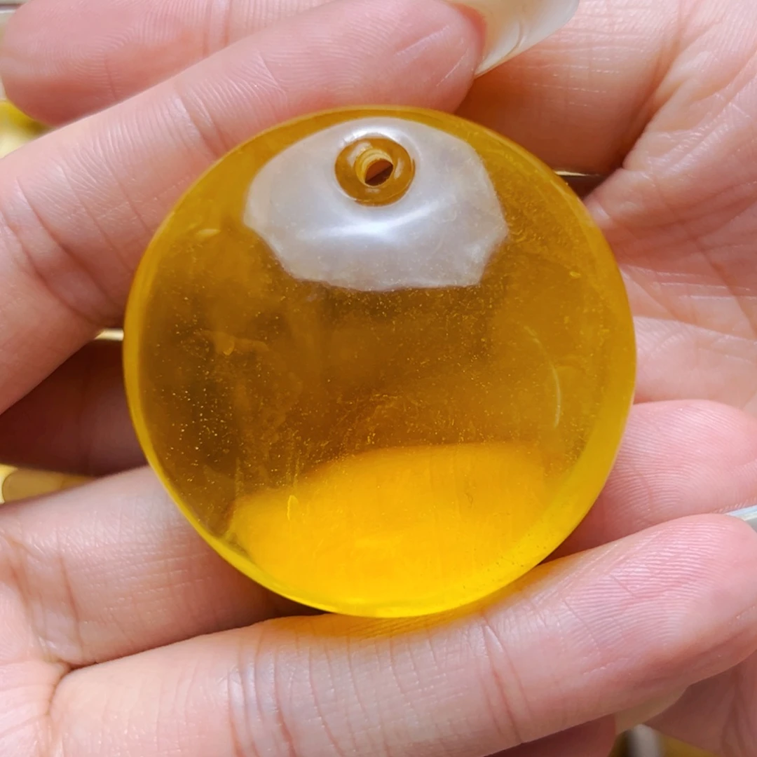 未镶嵌蜜蜡裸石45mm福利公主扣 27.44g