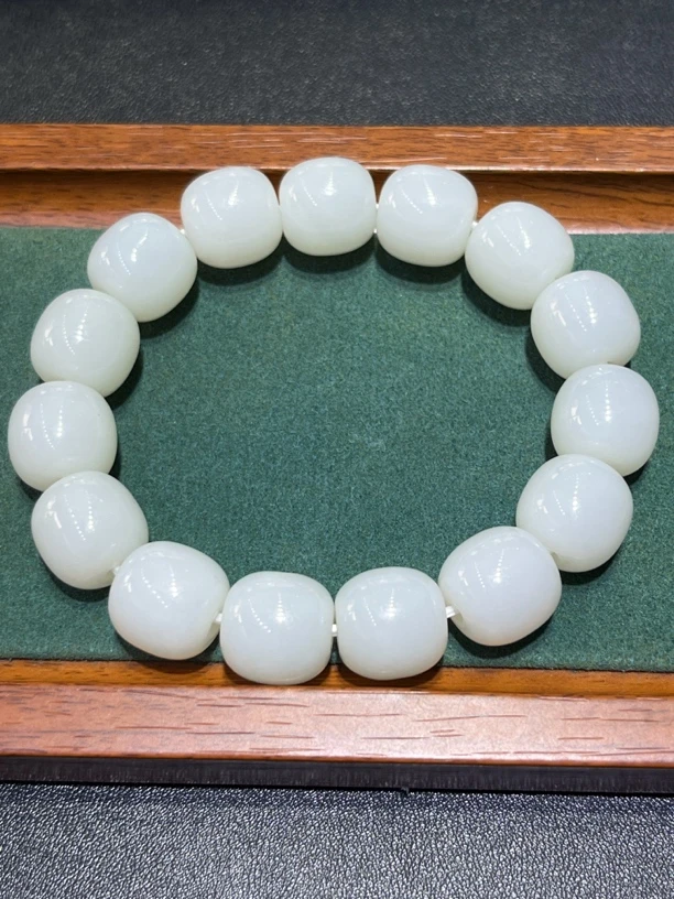 和田玉羊脂白老型珠手串卡15mm，羊脂白细度过灯，完美品质！