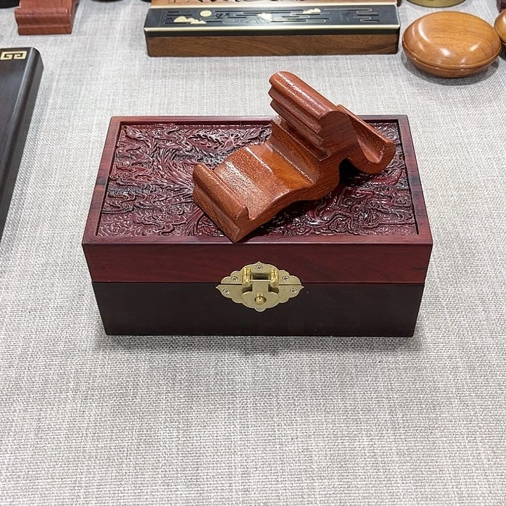 一***深手工艺品琉璃红木工艺品雕刻工艺微暇