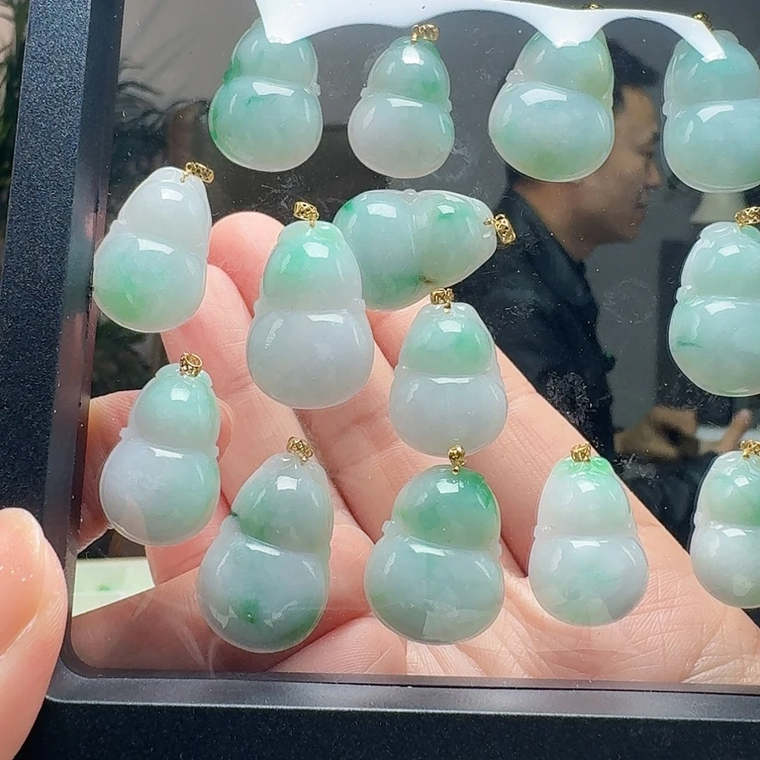 翡翠吊坠(不含链)18K金镶嵌多样性发货其一