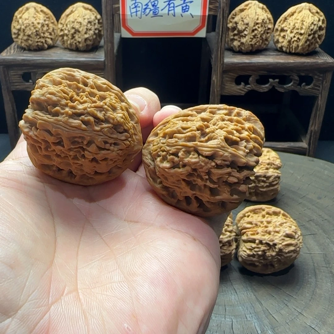 文玩核桃吊坠42天残高炮  56克