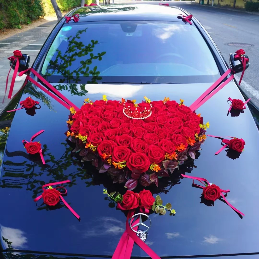 豪华轿车婚礼车队搭配车顶金色大皇冠婚车仿真装饰租结婚头车装饰