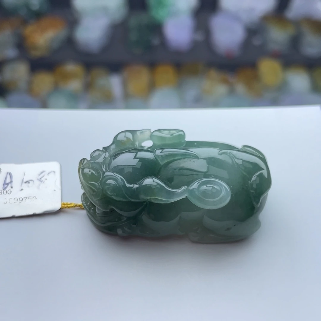 翡翠颈饰未镶嵌貔貅