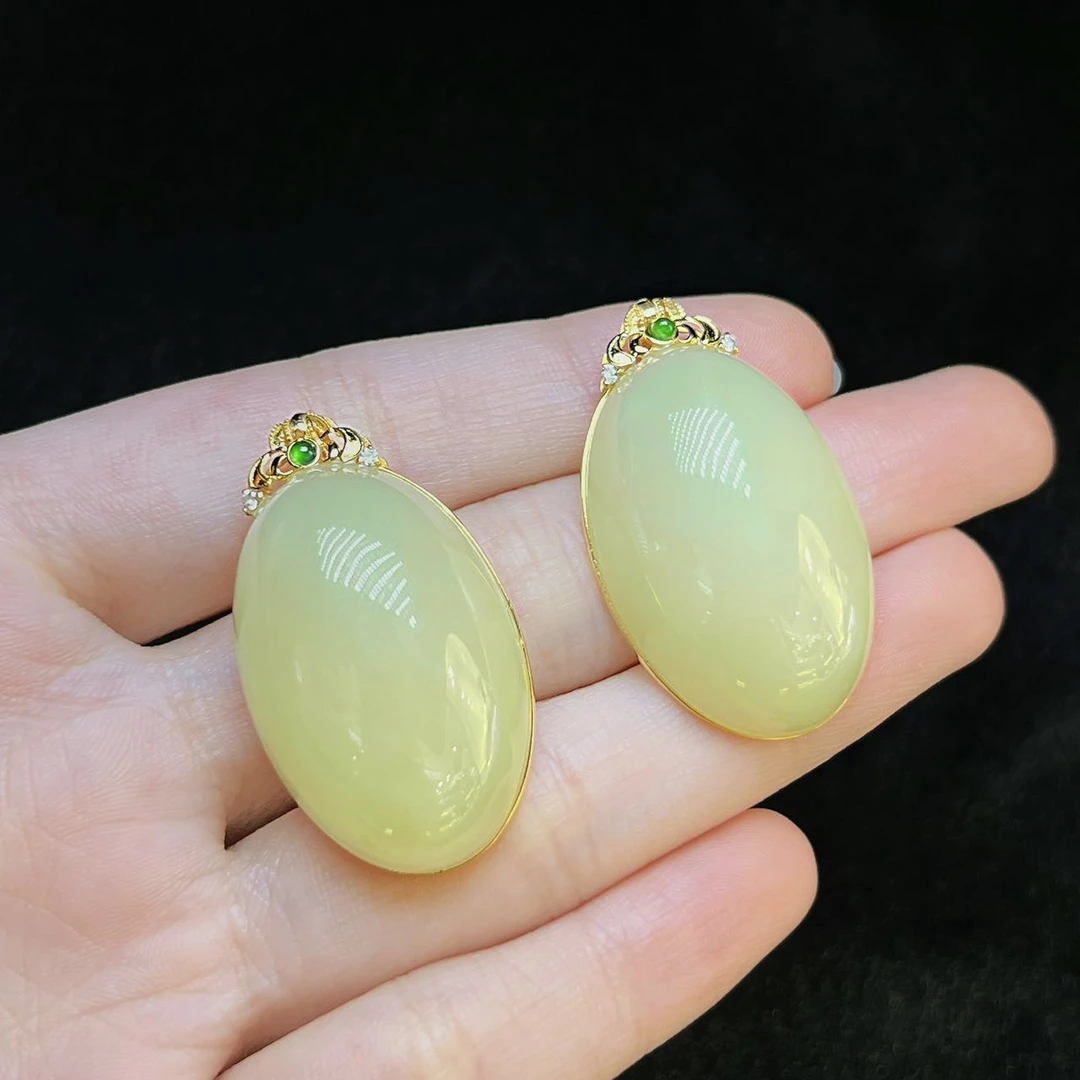22 DS88976-18k金镶嵌和田玉吊坠-多样性发一件-31x21x10mm（JG）