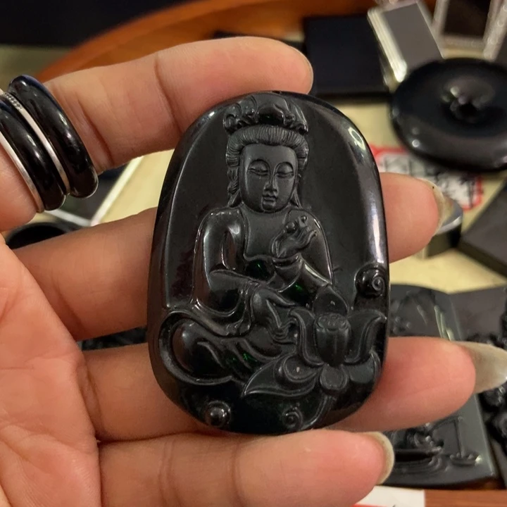 翡翠颈饰未镶嵌墨翠