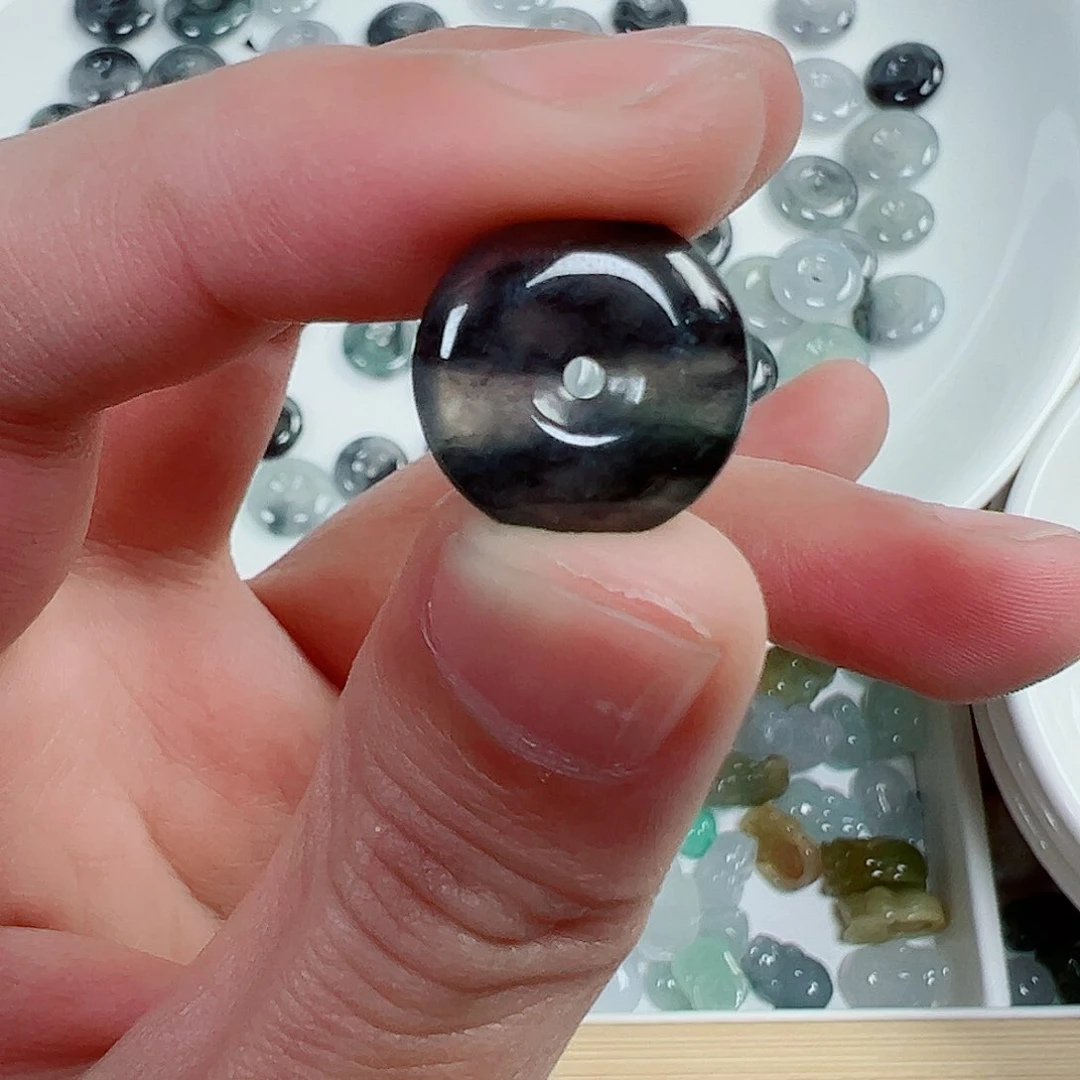 翡翠散珠什**.乌鸡平安扣