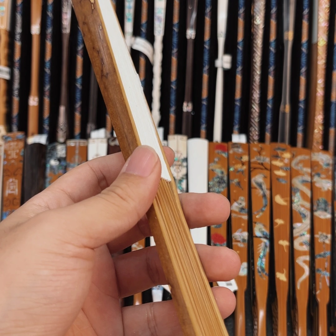 怪***9扇子纯手工制作工艺精湛