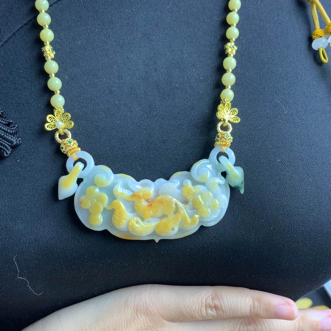 翡翠颈饰未镶嵌翡翠