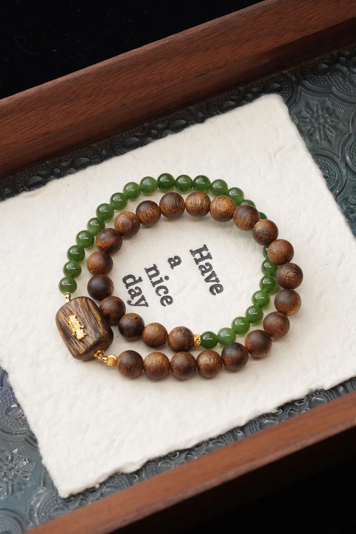 沉香太太乐 天然莺歌绿棋楠沉香8mm圆珠随形牌双圈手串