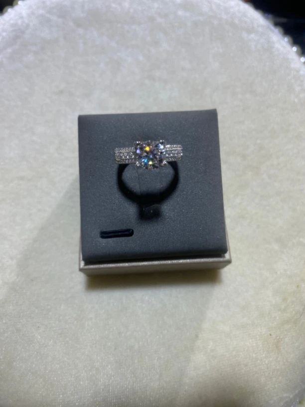 【钻注一生】 经典奢华宽版微镶牛头2.0ct女戒