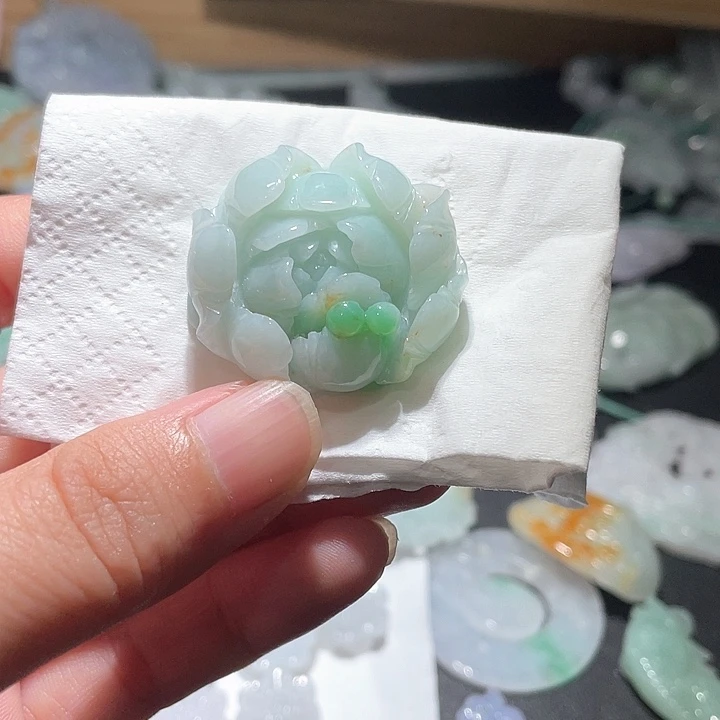 颈饰未镶嵌翡翠天