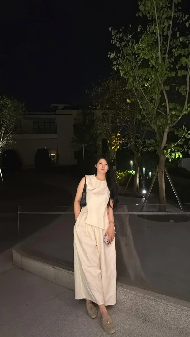 2025新款设计师简约初恋白茶休闲套装女士1508