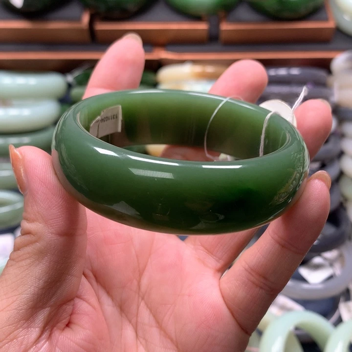 【闪购商品】未镶嵌手镯和田玉