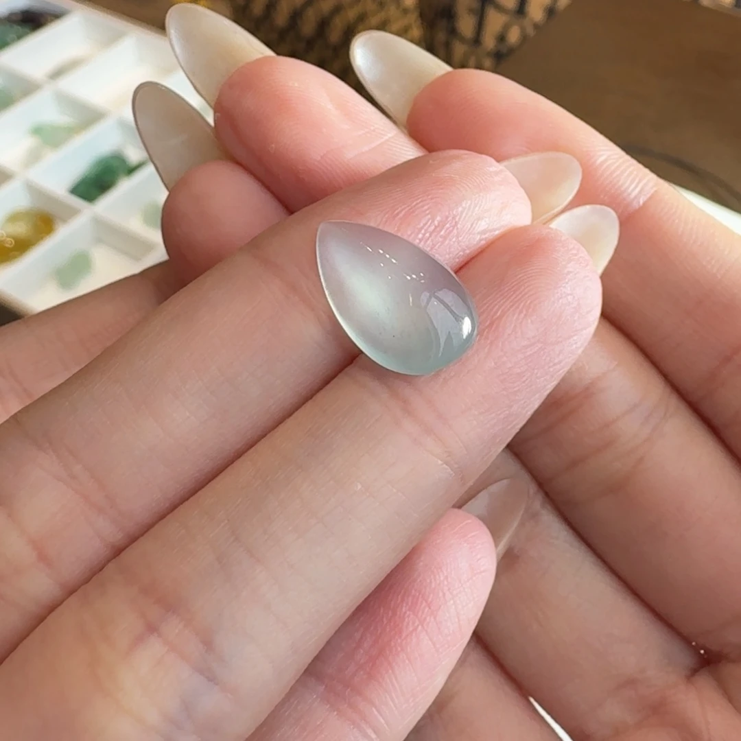 翡翠颈饰未镶嵌随行水滴