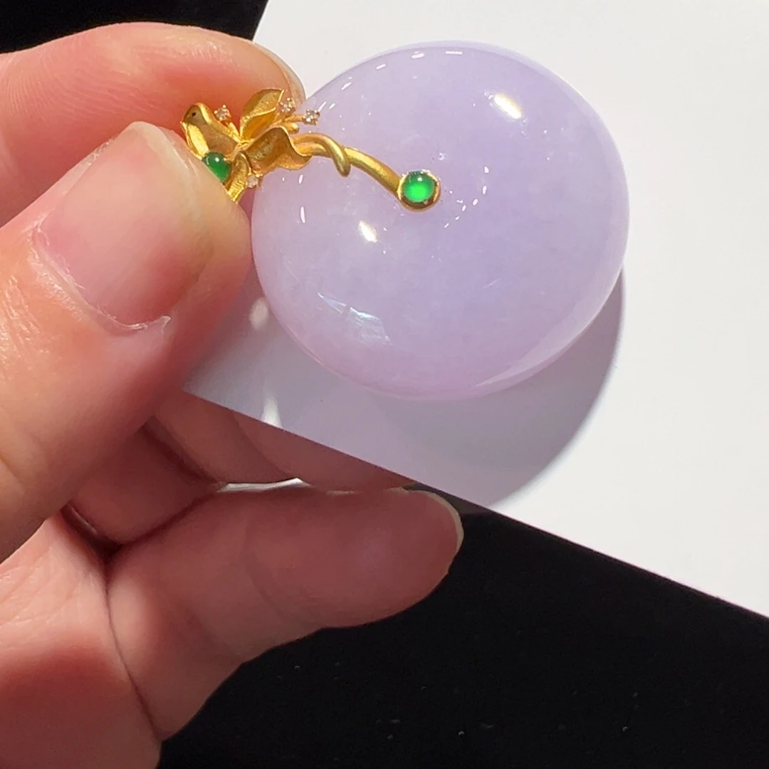 翡翠18K金镶嵌颈饰吊坠