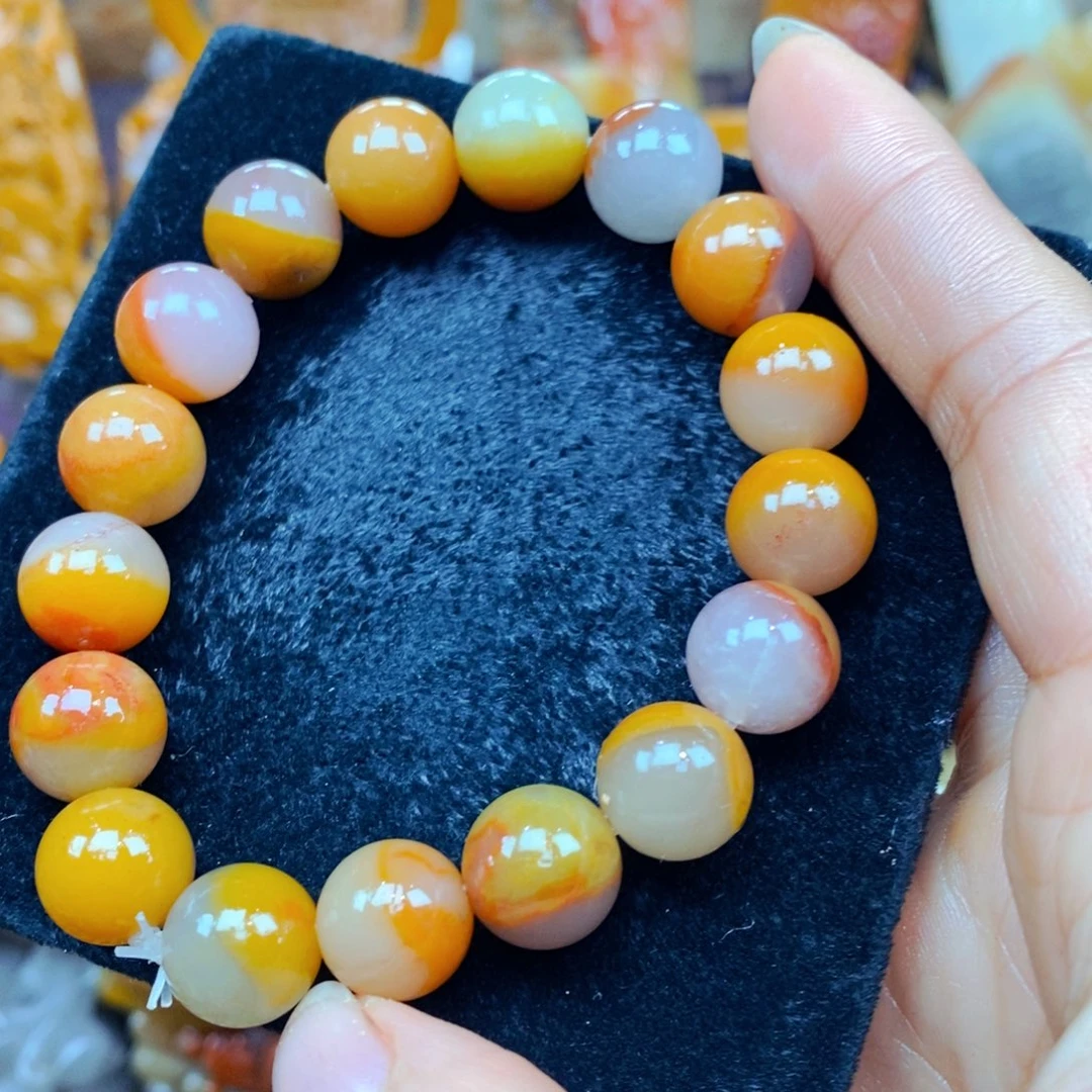 未镶嵌石英质玉（黄龙玉）颈饰