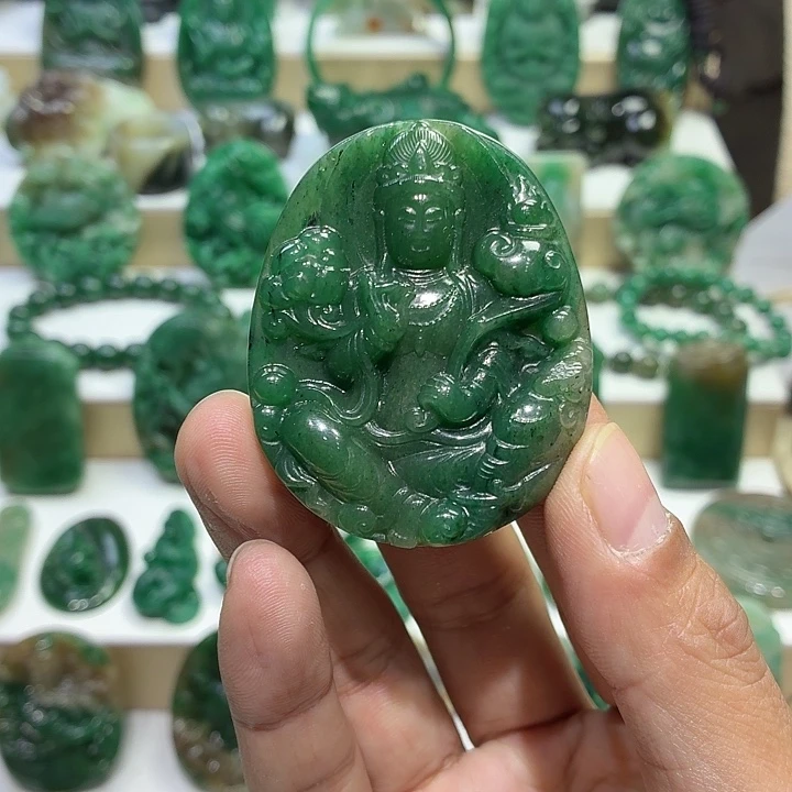 独山玉未镶嵌颈饰普贤观音