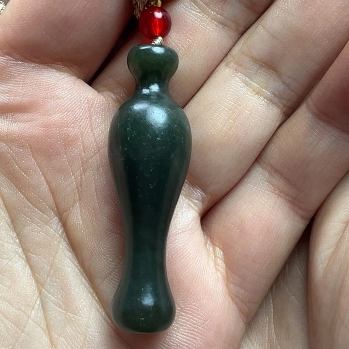 0***5和田玉未镶嵌颈饰