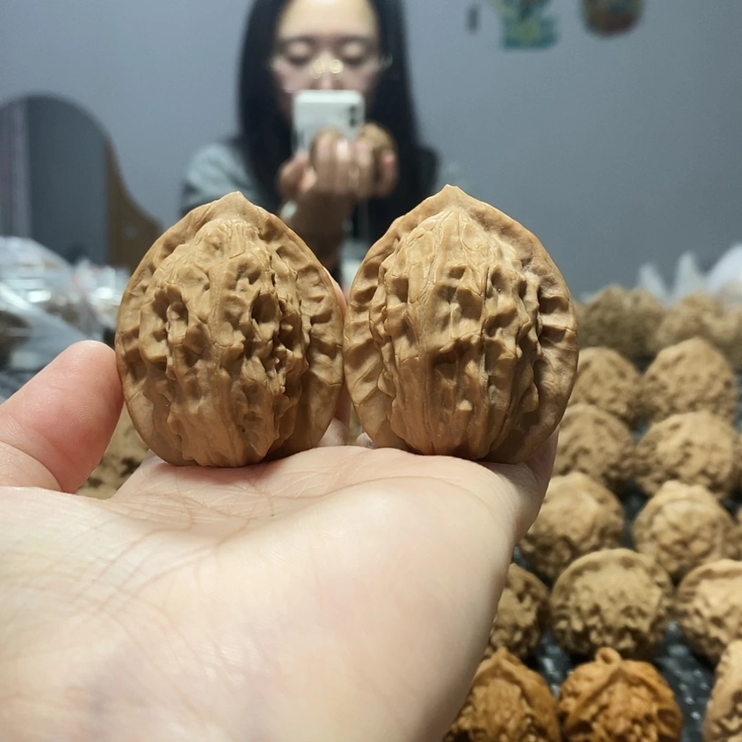 桃核吊坠大红袍40