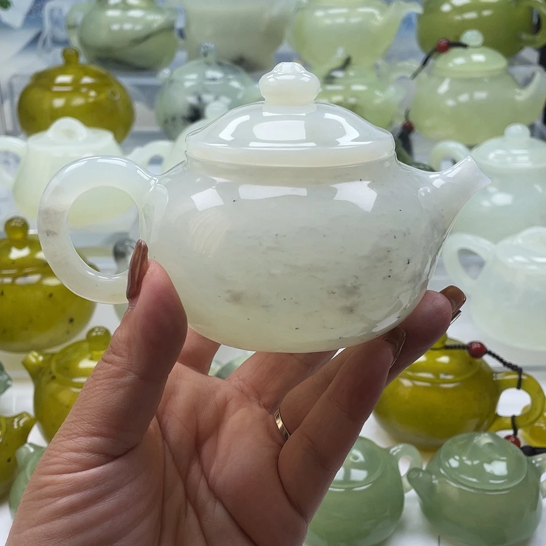 蛇纹石玉未镶嵌壶