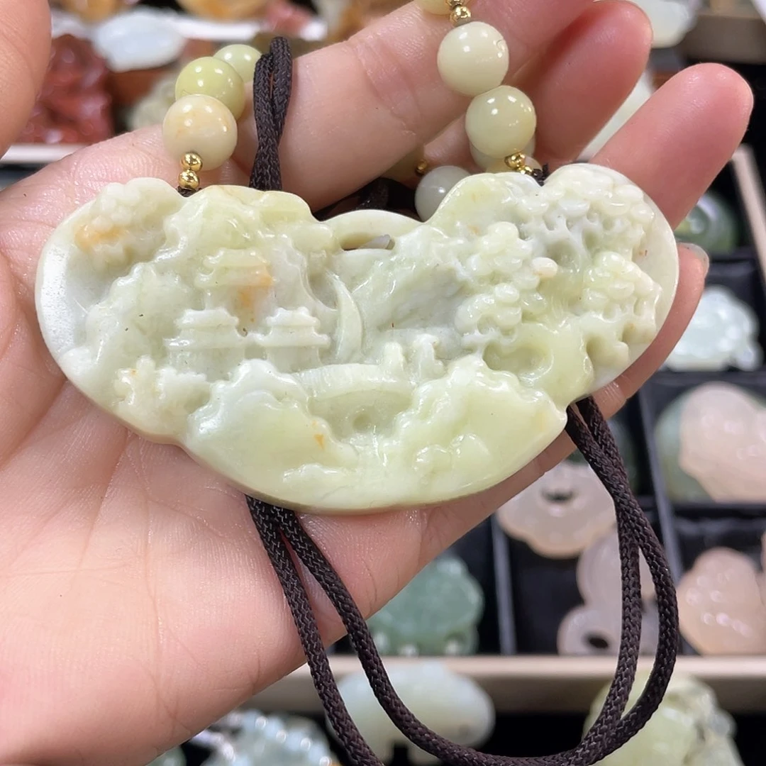 蛇纹石玉颈饰未镶嵌