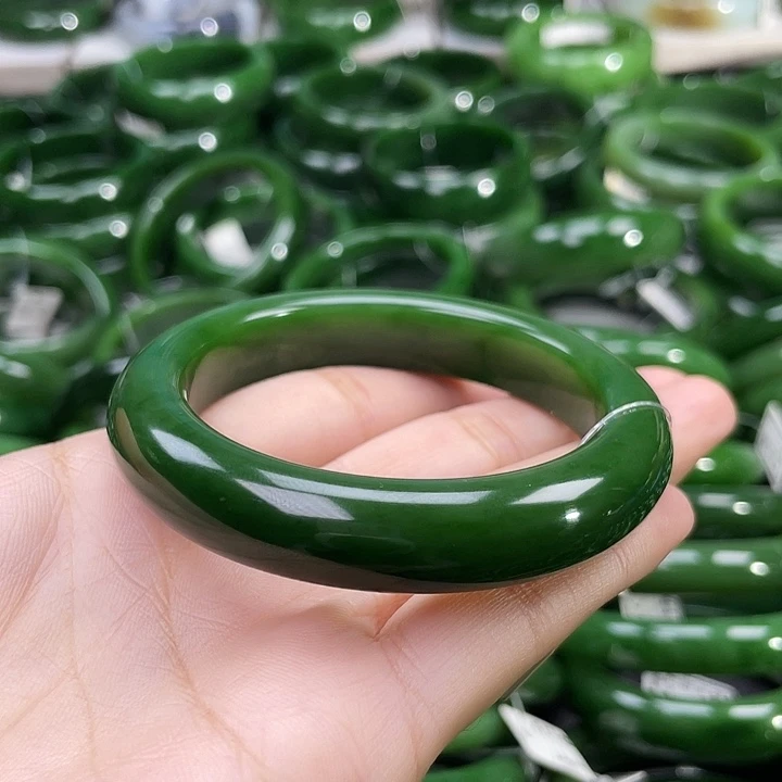 未镶嵌手镯和田玉（碧玉）