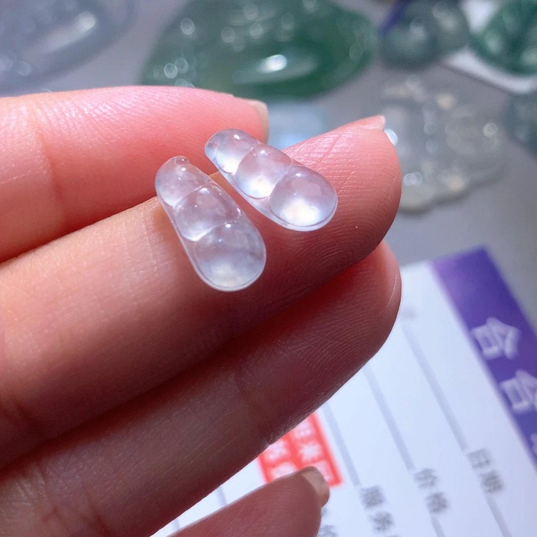 翡翠未镶嵌颈饰缅甸