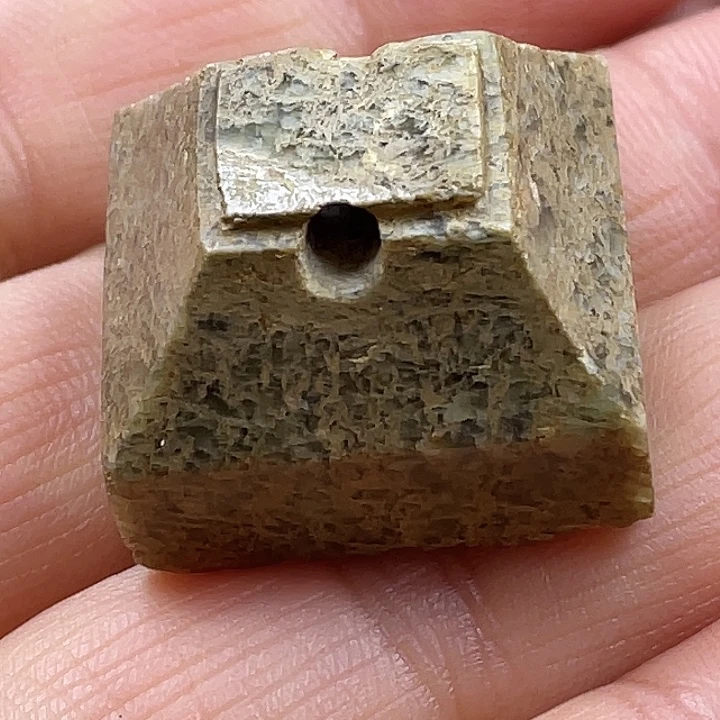 玉***瓷和田玉未镶嵌颈饰