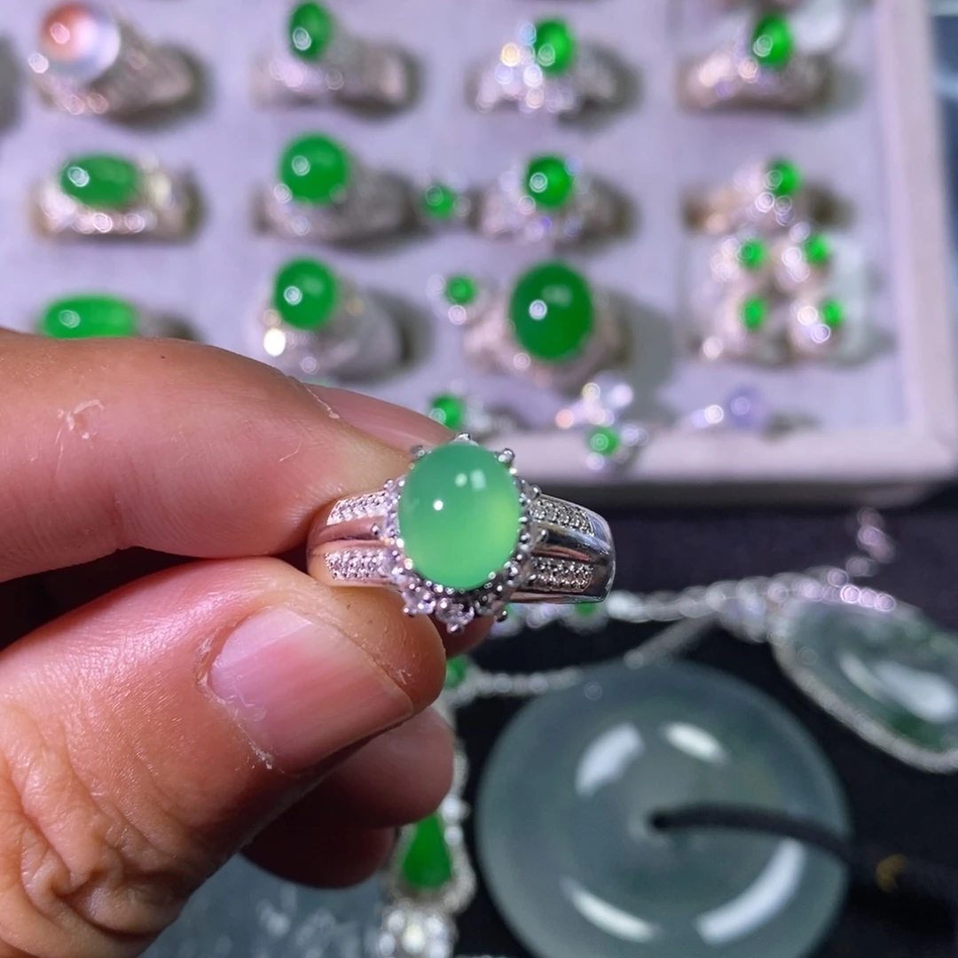 翡翠未镶嵌戒指戒指