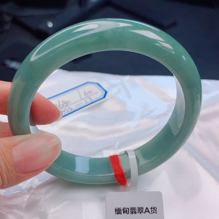 翡翠未镶嵌手镯60圈