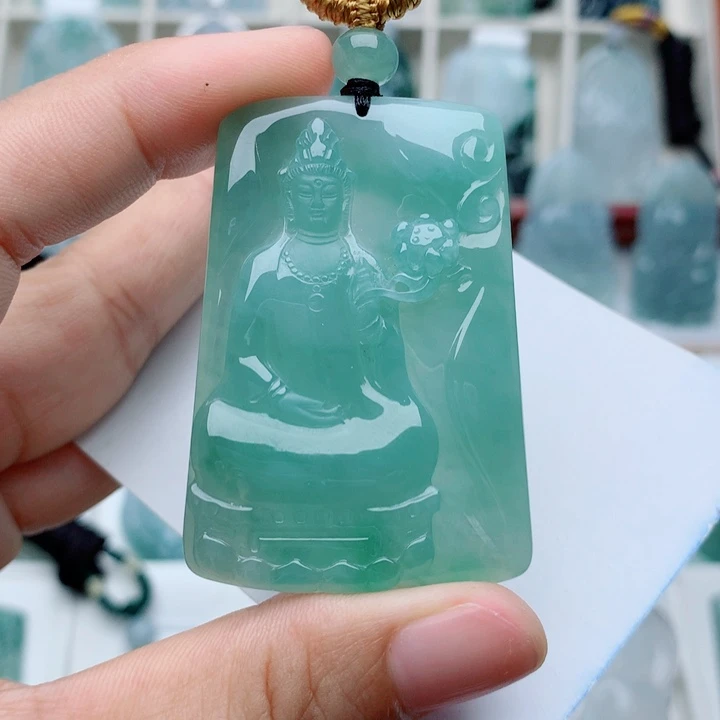 翡翠未镶嵌颈饰素衣观音