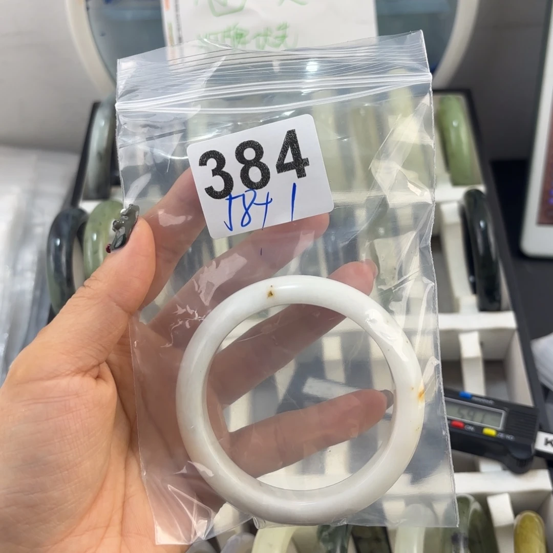 顾***i蛇纹石玉未镶嵌手镯