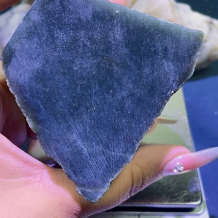 潘***剛未镶嵌和田玉（糖玉）珠宝半成品
