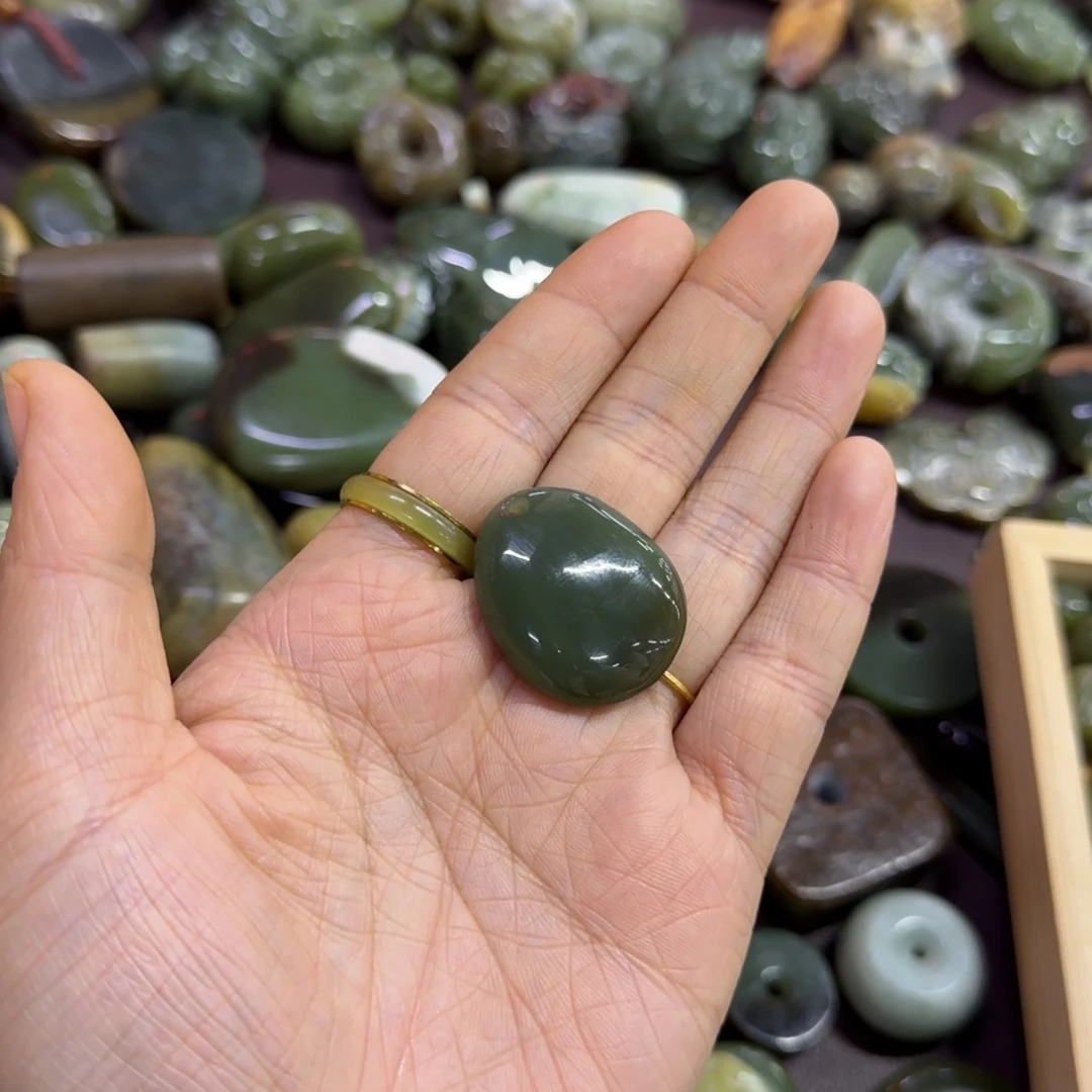 岫岩河磨玉（透闪石质玉）未镶嵌颈饰