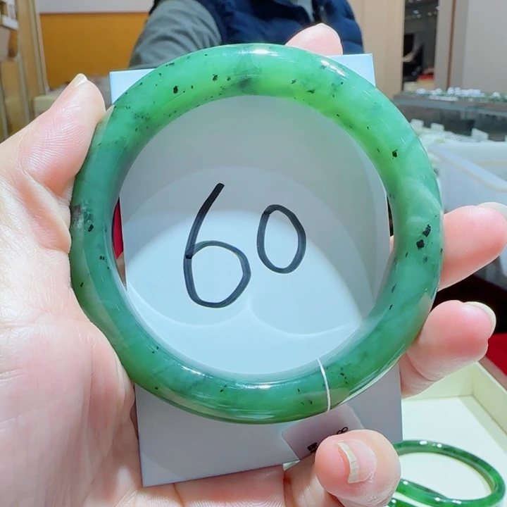 和田玉未镶嵌手镯027