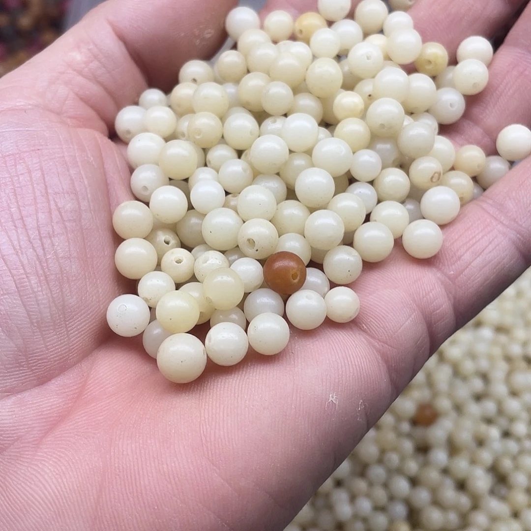 吊坠白玉菩提瑕疵8/7圆300颗