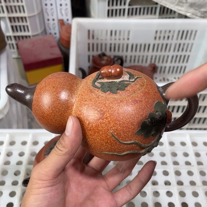 茶壶紫砂老厂紫砂壶一件。