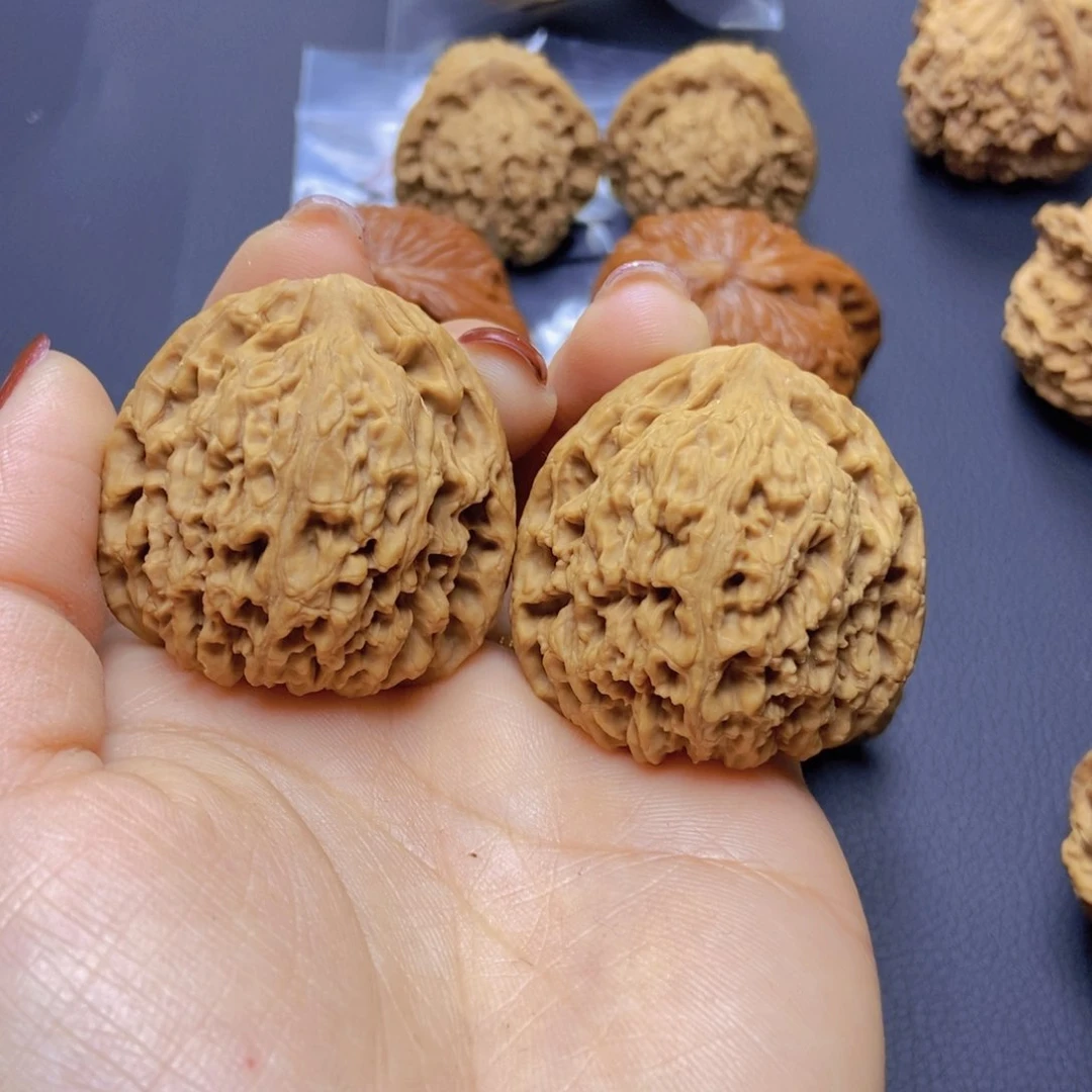 文玩核桃吊坠苏40南疆石