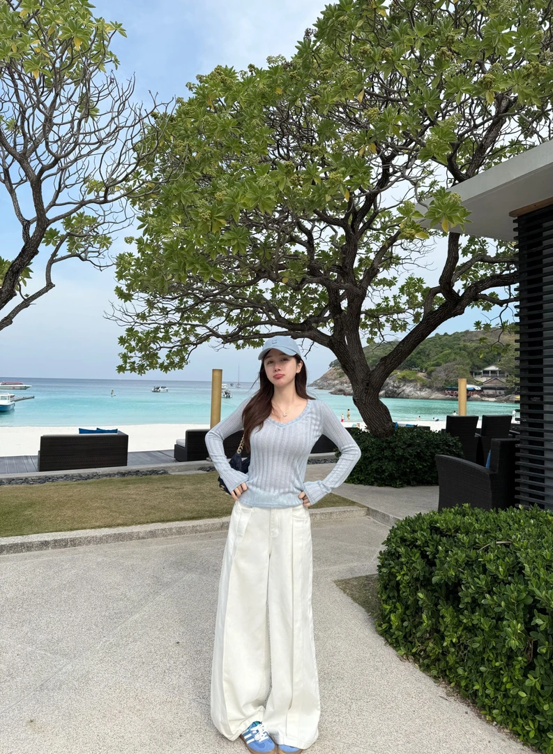 【茉香风浅】设计感坑条针织长袖打底衫时尚修身V领百搭上衣81742