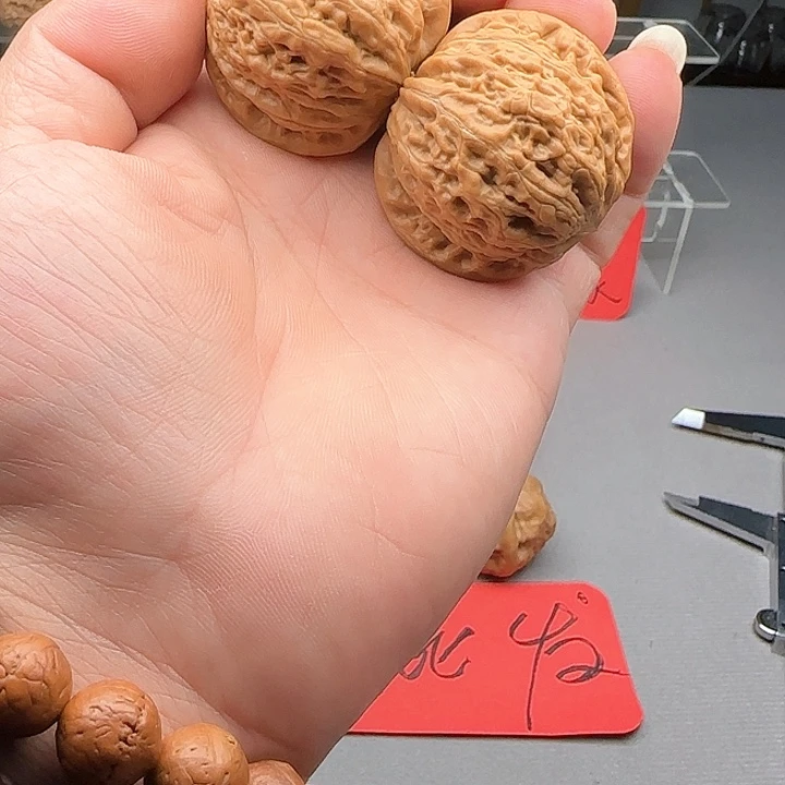 乐***福核桃铁锤妹妹文玩核桃