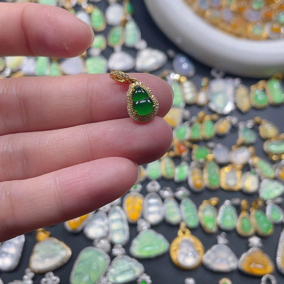 翡翠颈饰18K金镶嵌天然翡翠18kA货