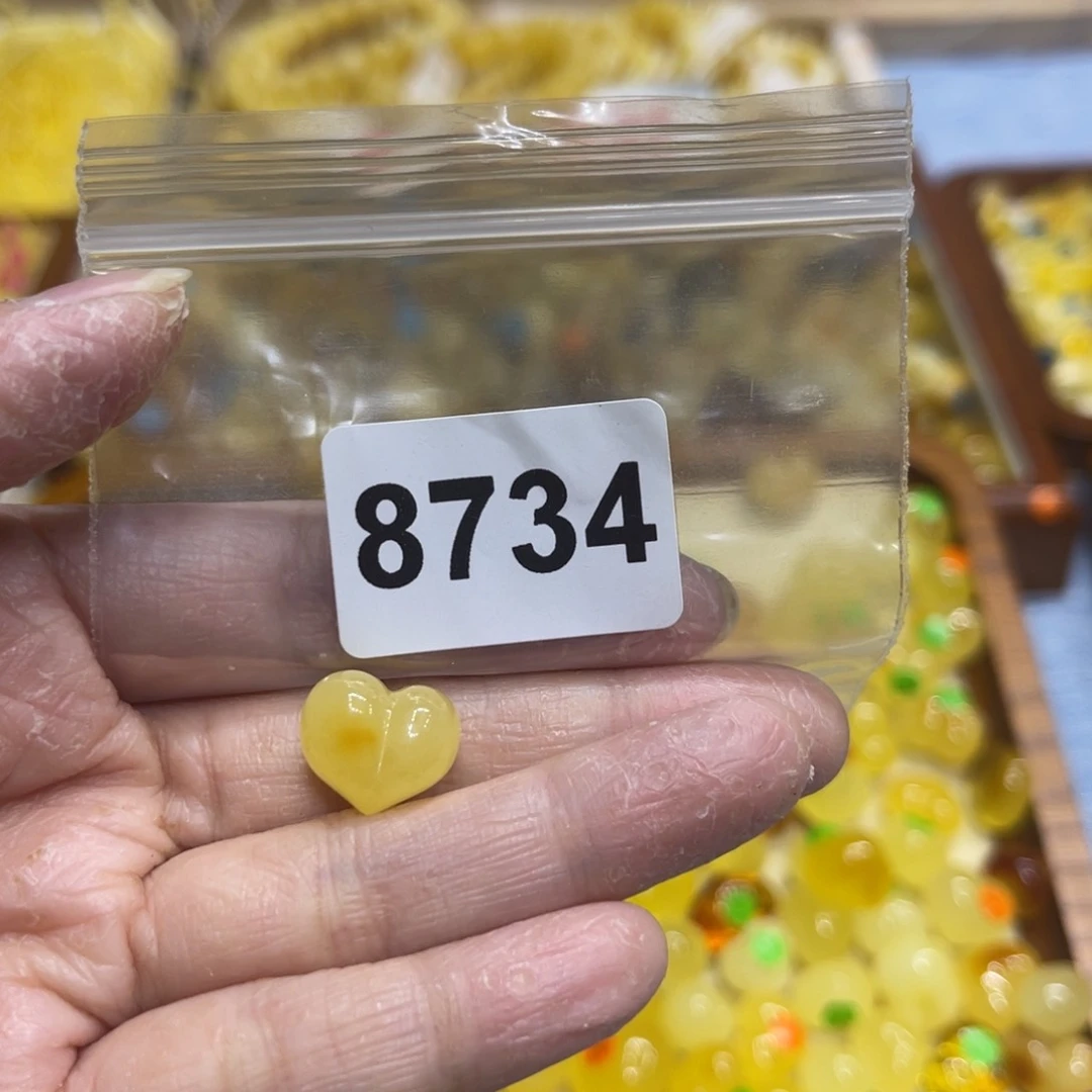 未镶嵌颈饰琥珀蜜蜡