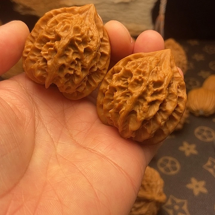 把件文玩核桃草大龙