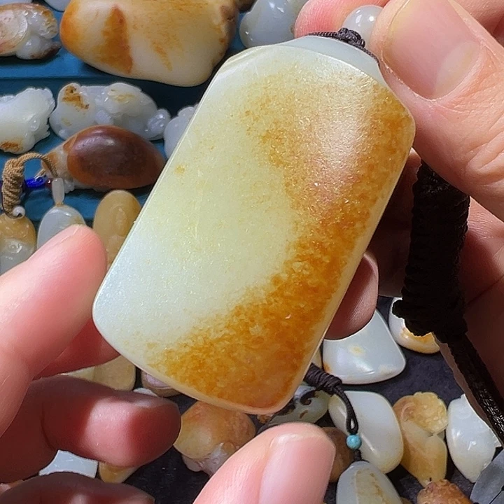 小***儿和田玉未镶嵌吊坠(不含链)