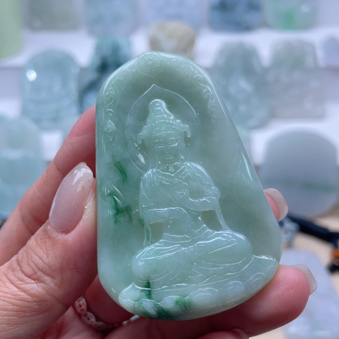 颈饰未镶嵌翡翠观音