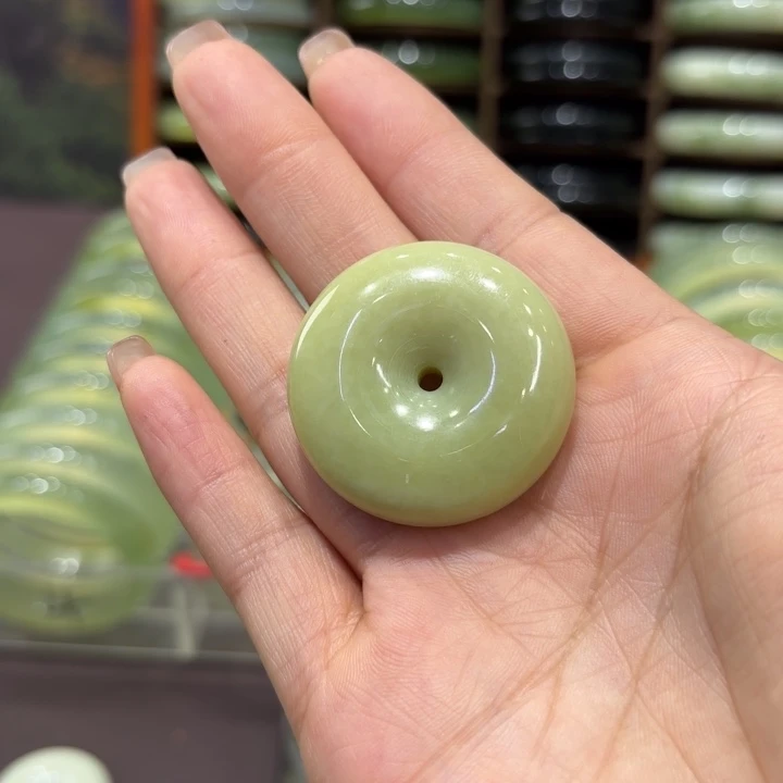 岫玉未镶嵌手镯天然6