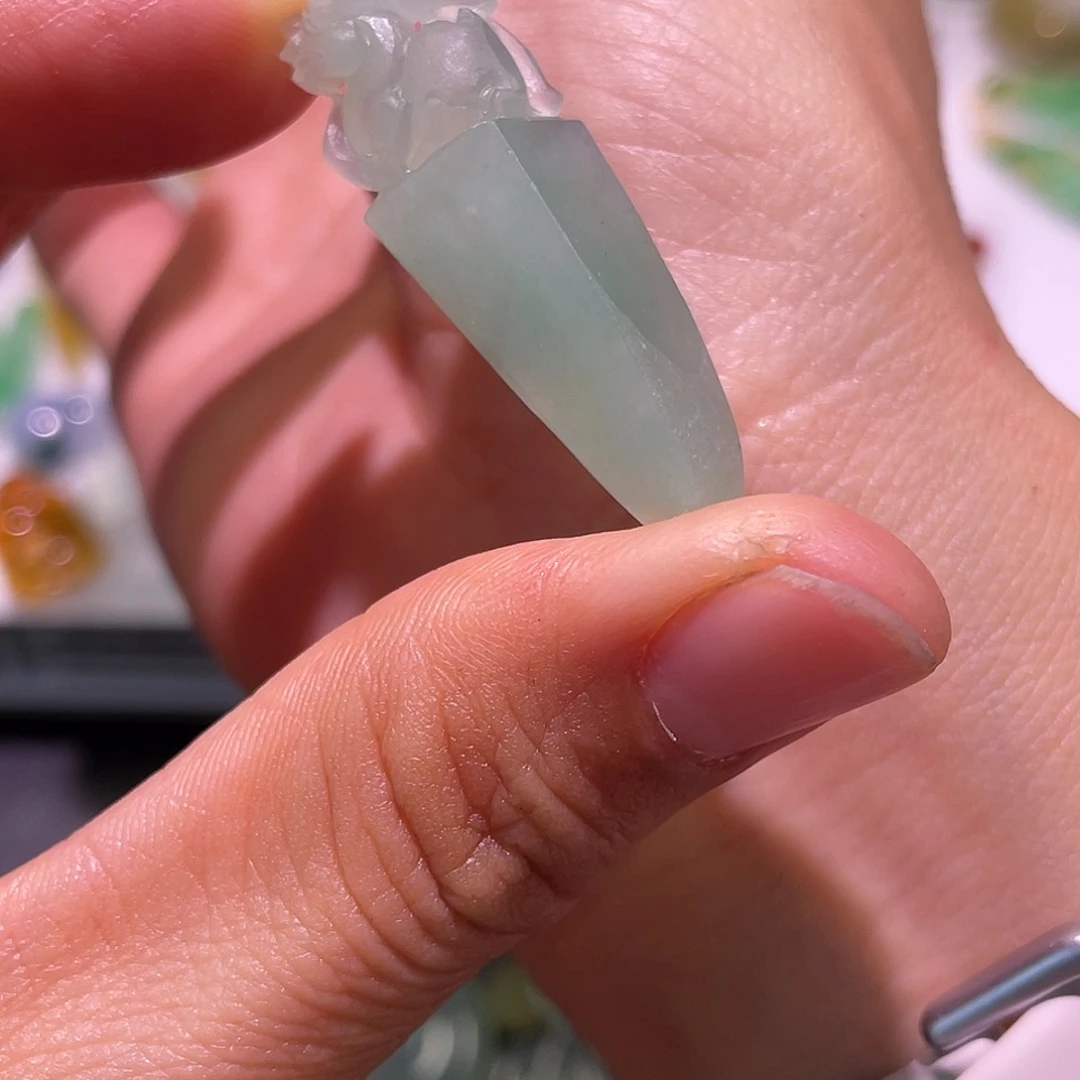 定制翡翠未镶嵌牙
