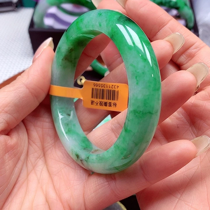 翡翠未镶嵌手镯翡翠