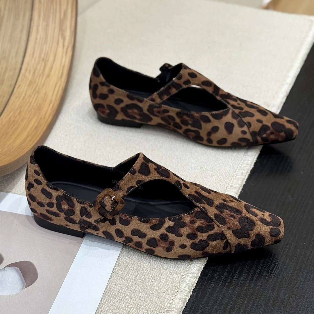 尖头潮流T字带豹纹平底晚晚鞋女2025新款秋季仙女洋气一脚蹬单鞋