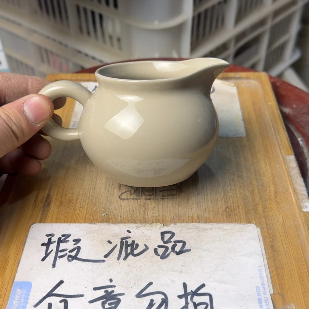 瑕疵介意勿拍陶瓷器皿A137